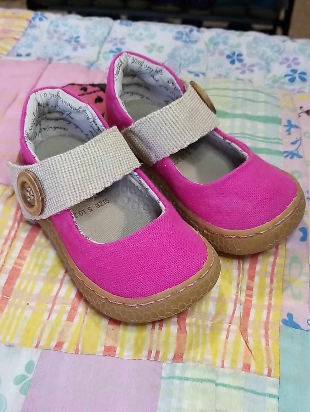 Livie & Luca Hot Pink Canvas Mary Janes w/Tan Strap Size 5 Carta OG Wood Buttons